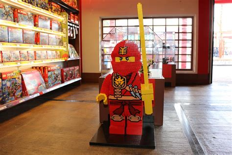 Legoland Billund: Ninjago World mit Lego "Ninjago – The Ride" eröffnet ...