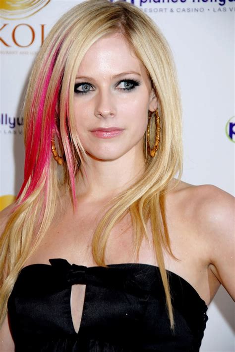 Avril Lavigne Best Beauty Looks | POPSUGAR Beauty UK