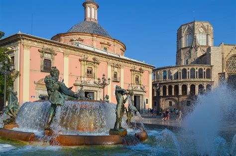 Plaza de la Virgen, in the historic city center #zalamerabnb # valencia | Valencia, Spain, Bed ...