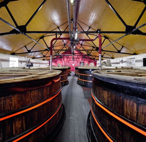 Dalmore distillery evokes the spirit of whisky making : August 2011 ...