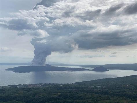 Taal volcano eruption. Finally saw where the real crater is at. : r/Philippines