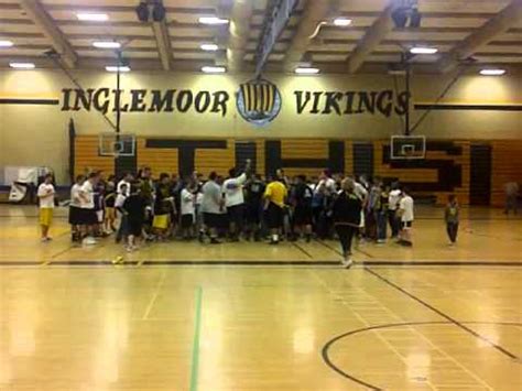 Inglemoor High School Football Haka Dance - YouTube