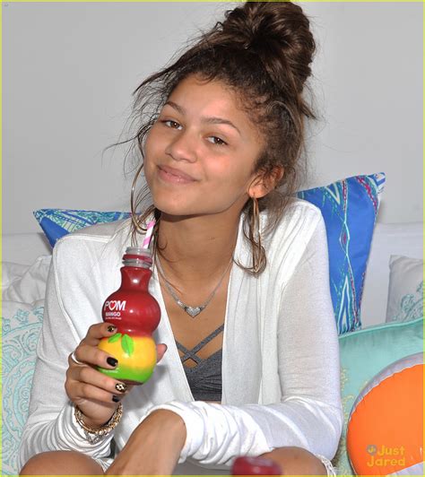 Zendaya Has Some Malibu Fun with the 'K.C. Undercover' Cast! | Photo 708134 - Photo Gallery ...