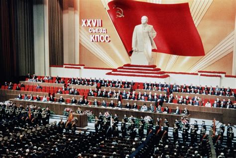 The Collapse of the Soviet Union in Pictures - Flashbak