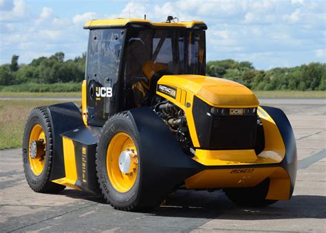 103mph: 'Modified' JCB Fastrac sets new tractor speed record - Agriland.ie