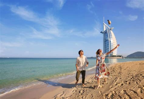 A Tourists' Guide to Dubai Beaches Dress Code | CuddlyNest