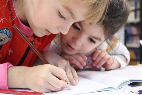 How to Help Your Kids With Homework - Women Daily Magazine