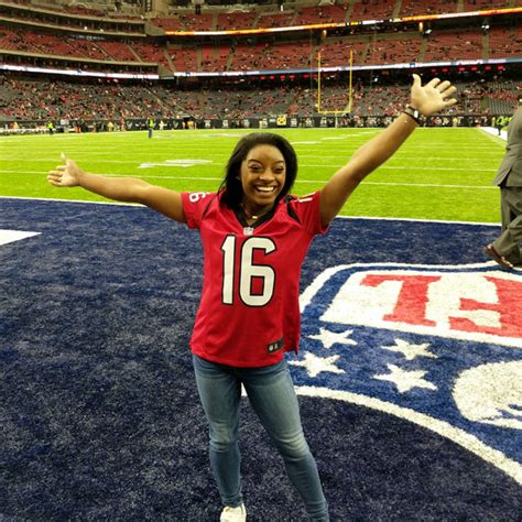 Simone Biles to become honorary Texans Cheerleader | 12newsnow.com