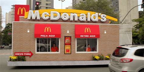 There’s A McDonald’s Drive-Thru Window That Will Drive Up To You – Foodiggity