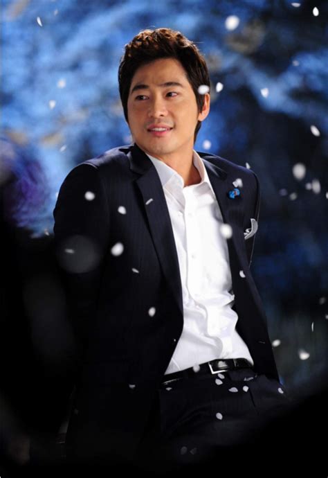 Kang Ji Hwan Will Star in a Film Adaptation of a Manhwa | Soompi