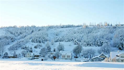 Akureyri Town : North Iceland : Travel Guide : Nordic Visitor