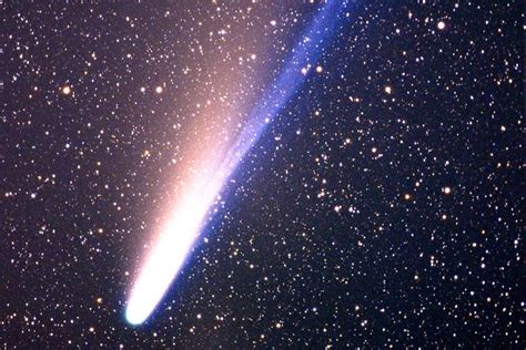 Longest known comet tail stretched for over a billion kilometres | New ...