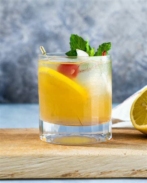 Bourbon Lemonade – A Couple Cooks