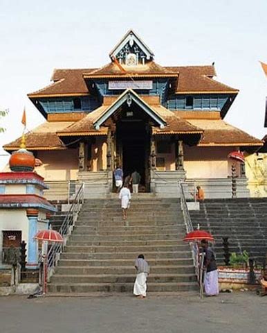 Sree Padmanabhaswamy Temple, Thiruvananthapuram | Temples in Kerala ...