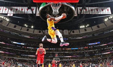 LeBron James: Lakers star sends fans WILD with INCREDIBLE dunk in Bulls ...