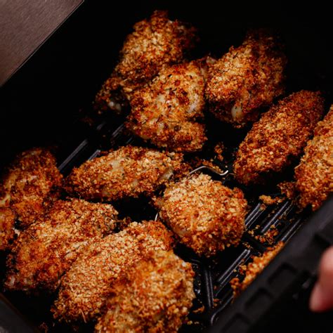 Crunchy & Juicy Air Fryer Breaded Chicken Wings, Ready in 30 Minutes