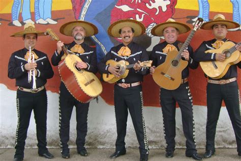 Les Mariachis Sont Des Musiciens Mexicains | Happy Birthday pour Musicien Mexicain ...