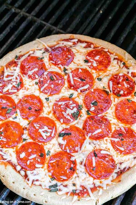 How to Grill Pizza - Learn How to Grill Pizza in 15 minutes!