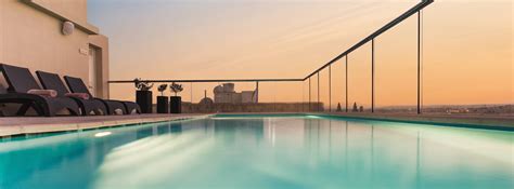 Hotel with Pool Malta | Relax by the Victoria Hotel Outdoor Pool