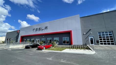 Tesla opening massive center in Pinellas County - I Love the Burg