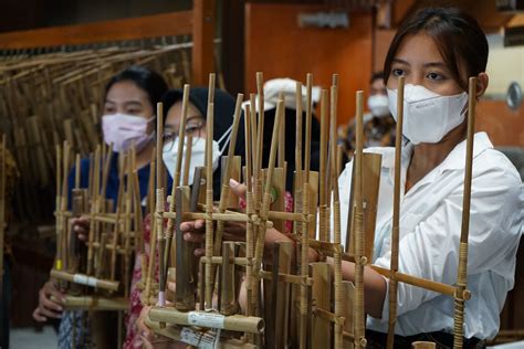 Tim angklung asal Bandung tampil di 2 festival budaya bergengsi dunia di Amerika, begini asanya ...