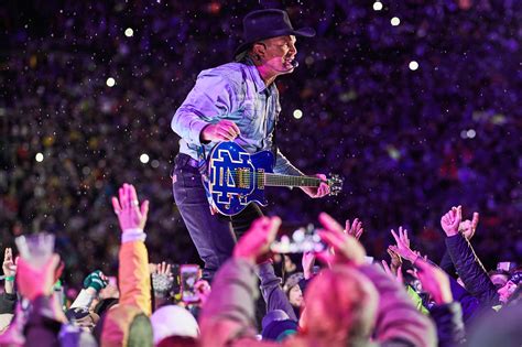 Garth Brooks' historic Notre Dame concert airs Sunday on CBS