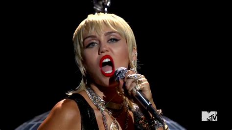 Miley Cyrus talks vocal surgery, Liam Hemsworth on Joe Rogan podcast