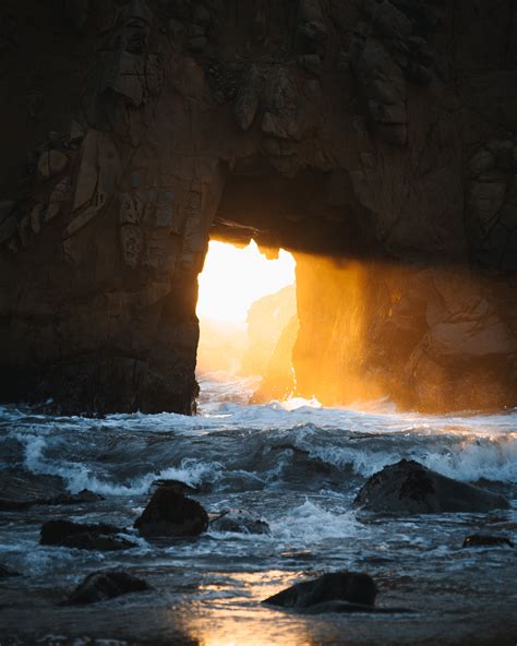 Keyhole Arch at Pfeiffer Beach | Explorest