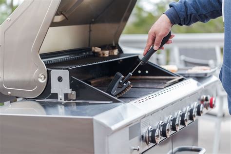 How to Clean Your Grill Grates Like a True Grill Master | Clean grill ...