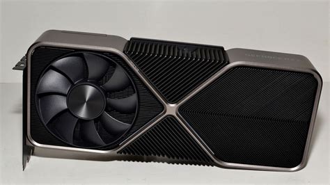 GeForce RTX 3090 Founders Edition: Design, Cooling, Aesthetics - Nvidia ...