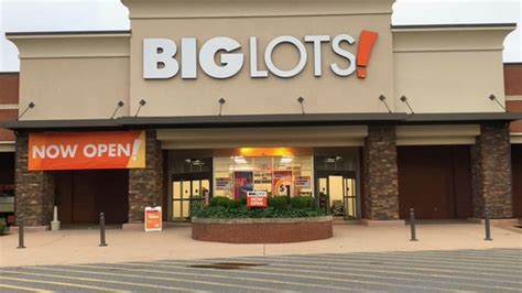 Big Lots holds Grand Opening for relocated store on Tom Hill Sr. in Macon