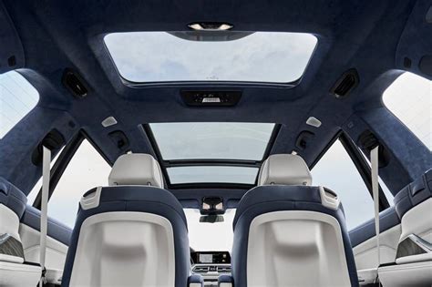 2022 BMW X7 Interior Pictures