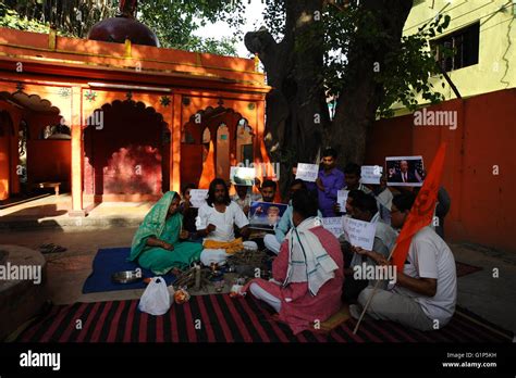 Allahabad, India. 18th May, 2016. Indian Hindu-nationalist Vishwa hindu ...