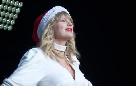 Taylor Swift - Christmas Tree Farm (Live at Capital's Jingle Bell Ball ...