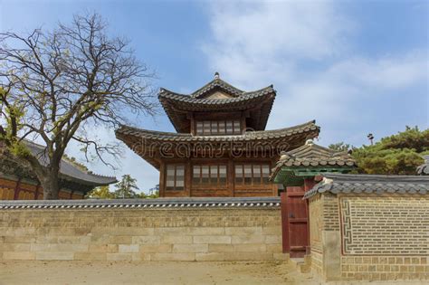 Deoksugung Palace stock image. Image of green, background - 98288199