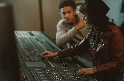 7 Music Production Courses You'll Need to Be a Producer