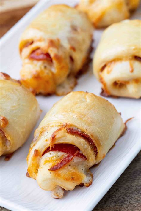 Easy Pepperoni Rolls are a quick and easy appetizer to serve for game ...