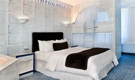 Fantasyland Hotel - Fantasy-Themed Rooms - Top Dreamer