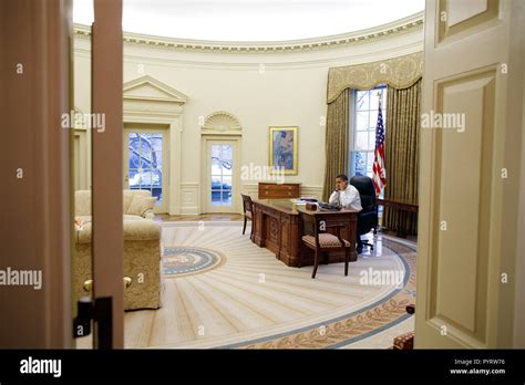 President Barack Obama in the Oval Office 1/28/09 Stock Photo - Alamy