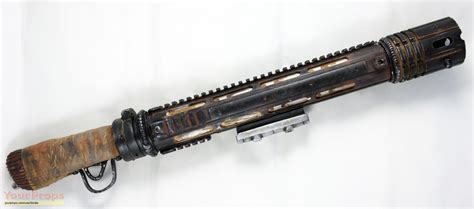 Looper Looper's Blunderbuss replica movie prop