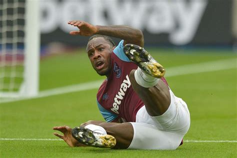 West Ham face anxious wait over Michail Antonio hamstring injury ...