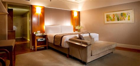 Fairmont Singapore - Room Deals, Reviews & Photos