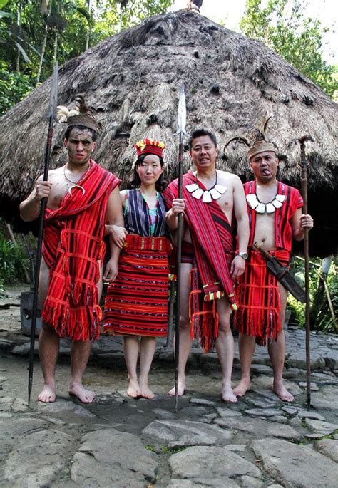 Sleep & Look like an Ifugao at Ramon's Native Homestay in Batad, Banue ...