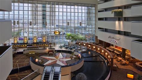 Hotels in Downtown Dallas Near Reunion Tower | Hyatt Regency Dallas