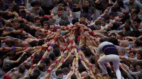 See people compete in human tower contest | CNN