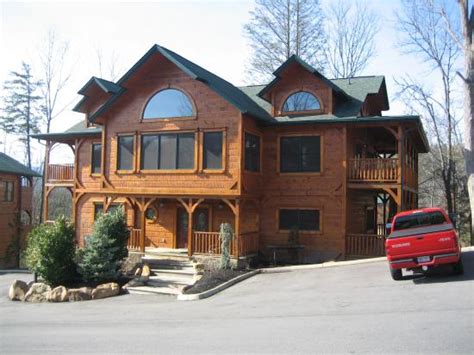 Gatlinburg Falls Resort (Gatlinburg, TN): What to Know BEFORE You Bring Your Family