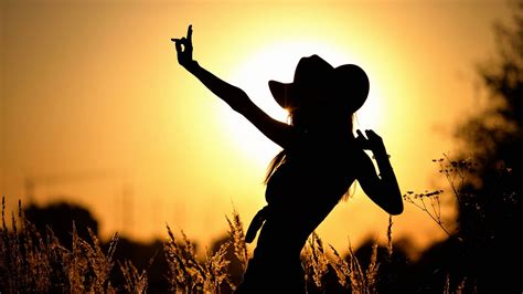 Download Sunset Hat Silhouette Woman Cowgirl HD Wallpaper