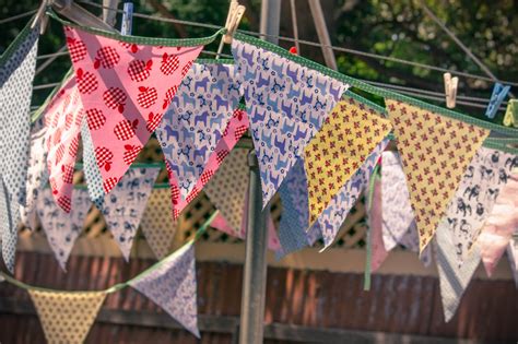 DIY Fabric Bunting Tutorial {Free Pattern & Tips For Making Tons, Heaps ...