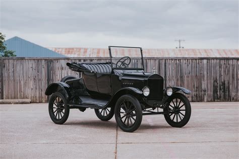 1925 Ford Model T Roadster Engine no. 9696694 - auctions & price archive