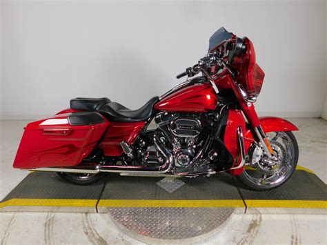 Pre-Owned 2016 Harley-Davidson Street Glide CVO FLHXSE CVO/Touring in ...